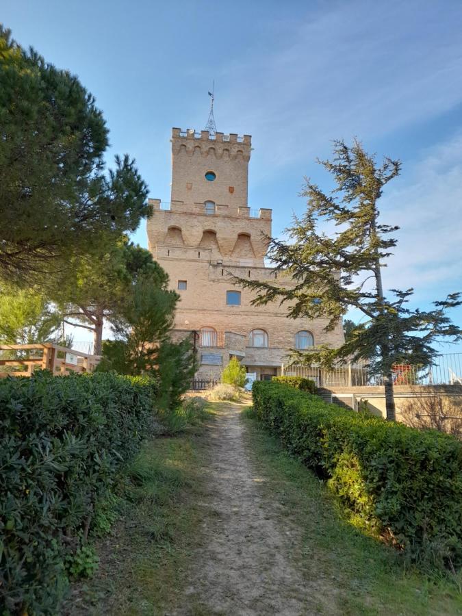 Bouganville Casa Vacanza Ambiente Climatizzato Con Wi Fi Pineto Exterior foto