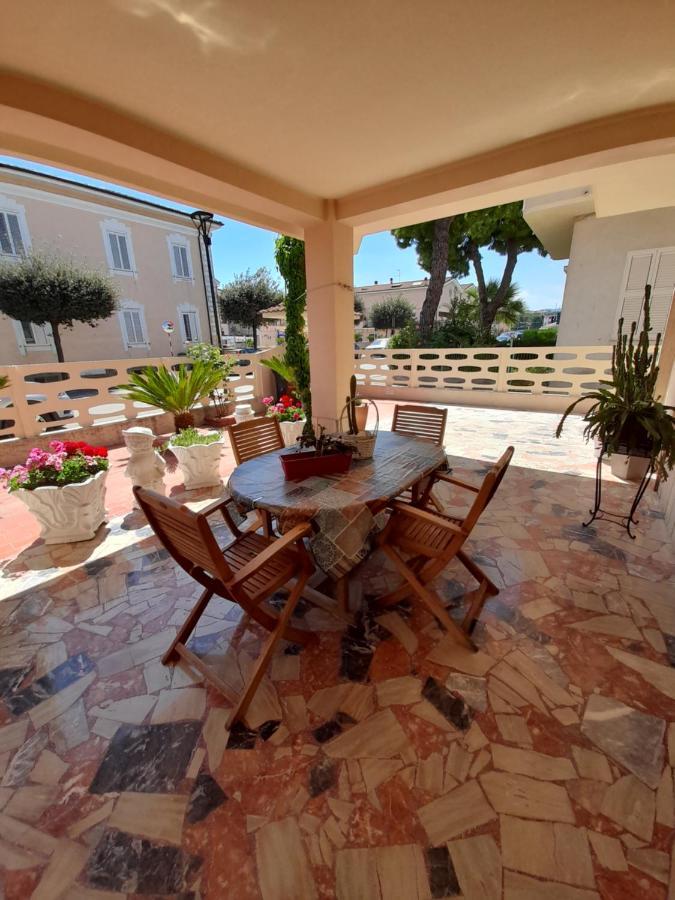Bouganville Casa Vacanza Ambiente Climatizzato Con Wi Fi Pineto Exterior foto