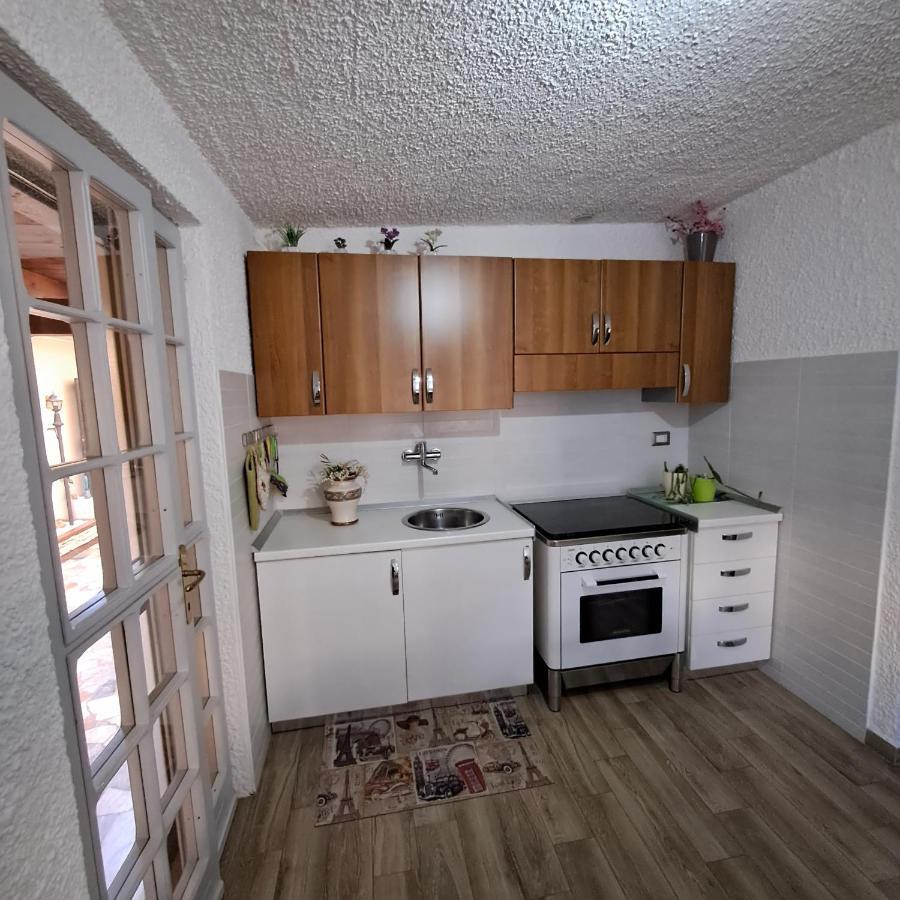 Bouganville Casa Vacanza Ambiente Climatizzato Con Wi Fi Pineto Exterior foto