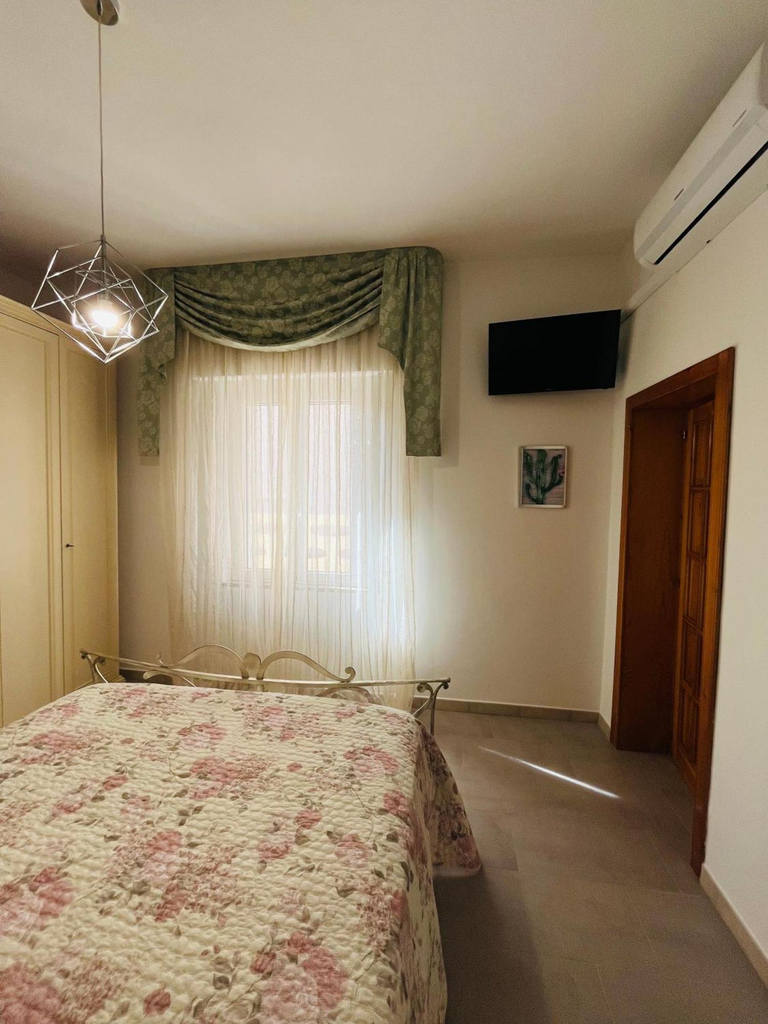 Bouganville Casa Vacanza Ambiente Climatizzato Con Wi Fi Pineto Exterior foto