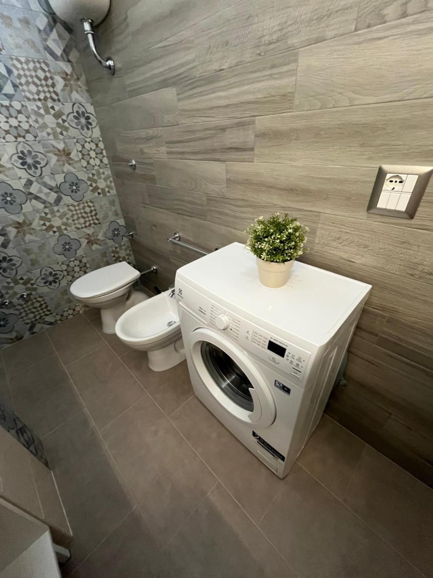 Bouganville Casa Vacanza Ambiente Climatizzato Con Wi Fi Pineto Exterior foto